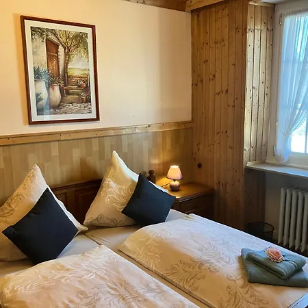 民宿 Gaestehaus Zur Burggraefin 曼德沙伊德